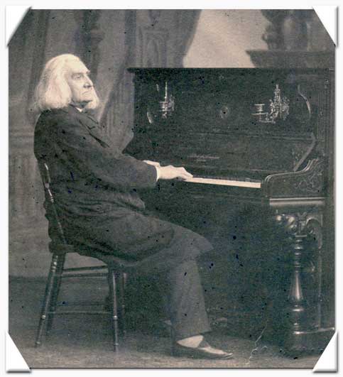 Franz Liszt al pianoforte