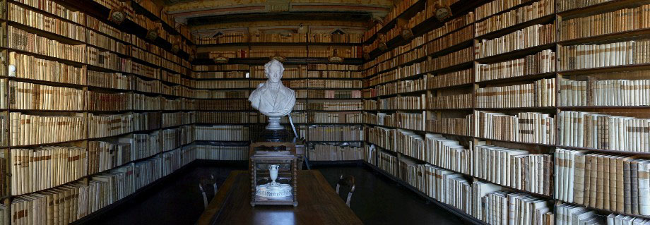 La biblioteca del palazzo Leopardi